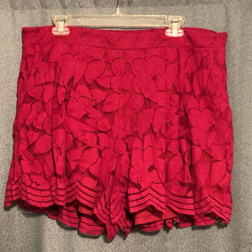 Torrid Size 1 Fuchsia Lacey Shorts With Pockets